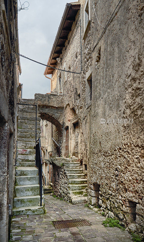 Castelvecchio Calvisio小巷，Abruzzi意大利